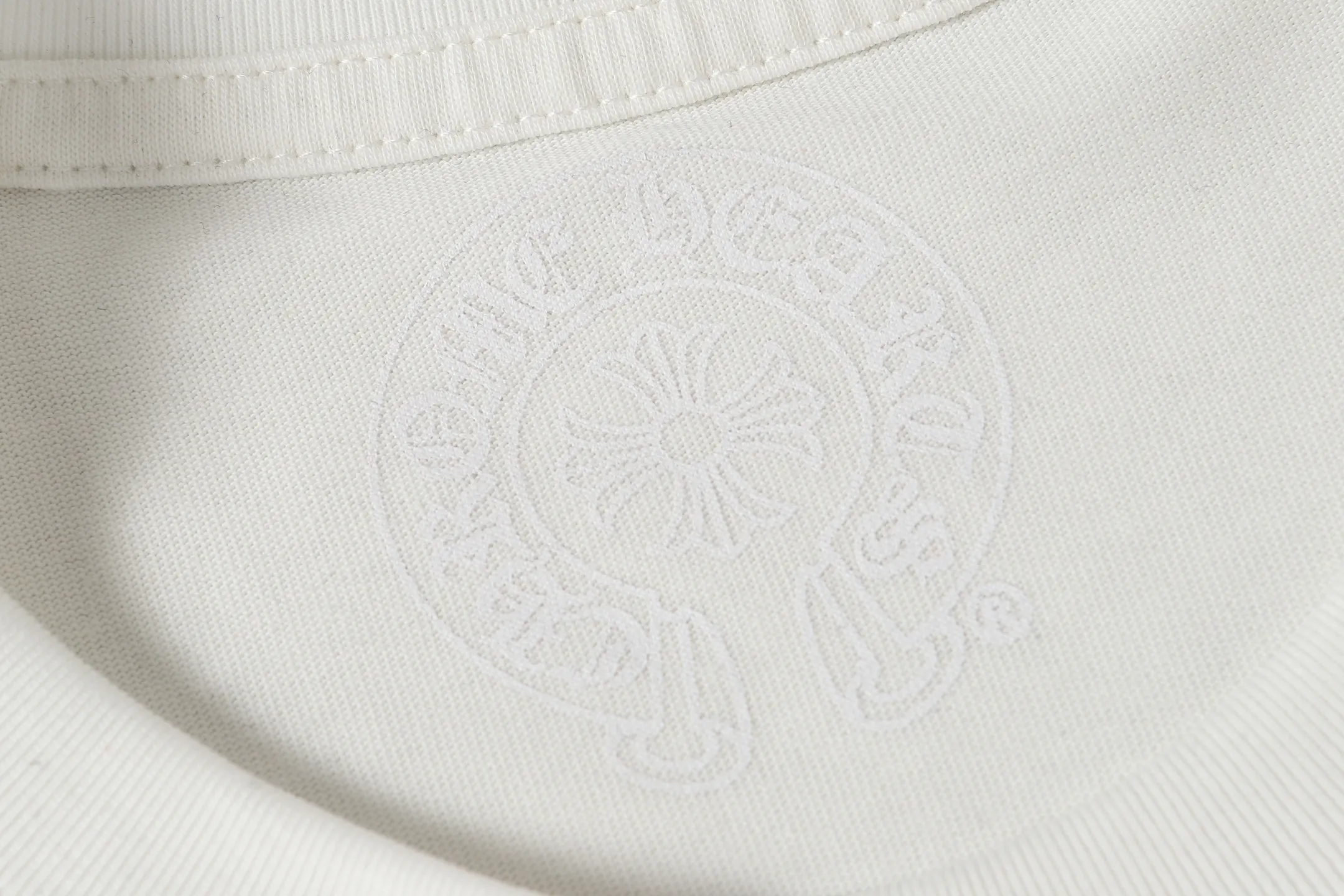 P160 Cross-border quantity model. Those who pursue quality, please do not place an order. -Chrome Hearts/Chrome Hearts Sanskrit Sanskrit Cross✝️Print popular long-sleeved T-shirt -High weight, high density and high quality. The wool is soft, delicate and skin-friendly. It feels soft and silky. It has excellent warmth and skin-friendly properties.